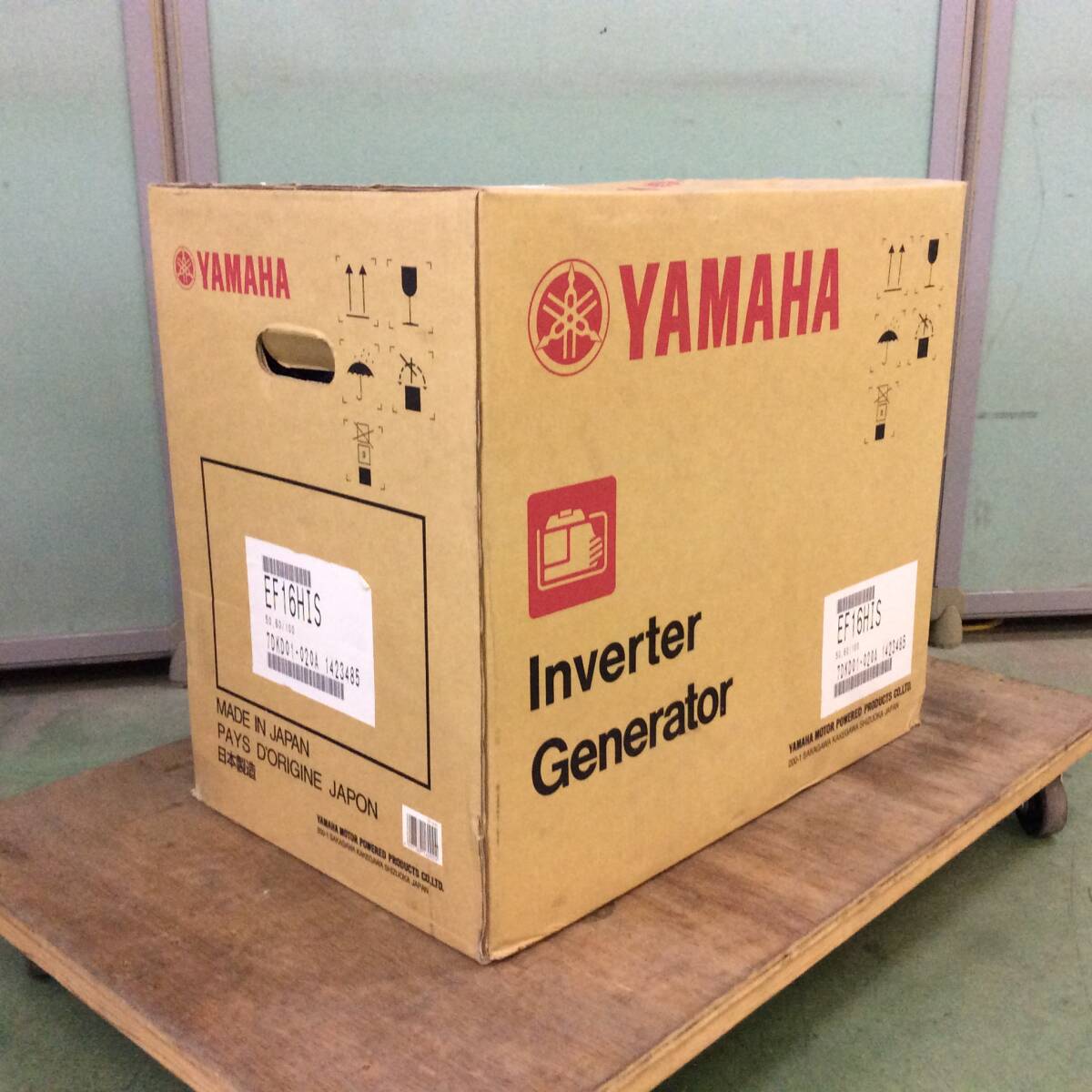 【RH-8272】未使用 YAMHA ヤマハ 1.6kVA 防音型 インバータ発電機 EF16HIS_画像1