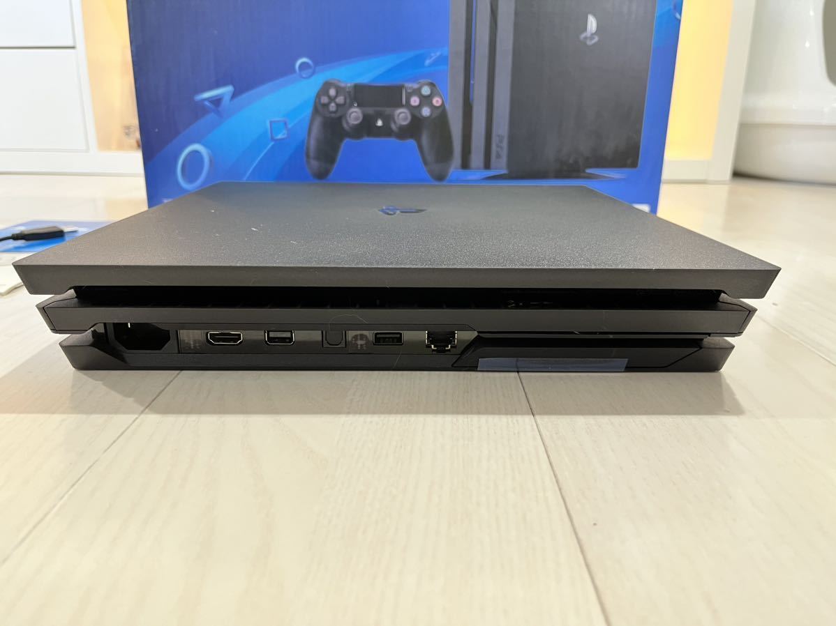 PS4 pro CUH-7000B ジェットブラック 1TB コントローラー背面ボタンおまけ付き 動作確認 初期化済み_画像4