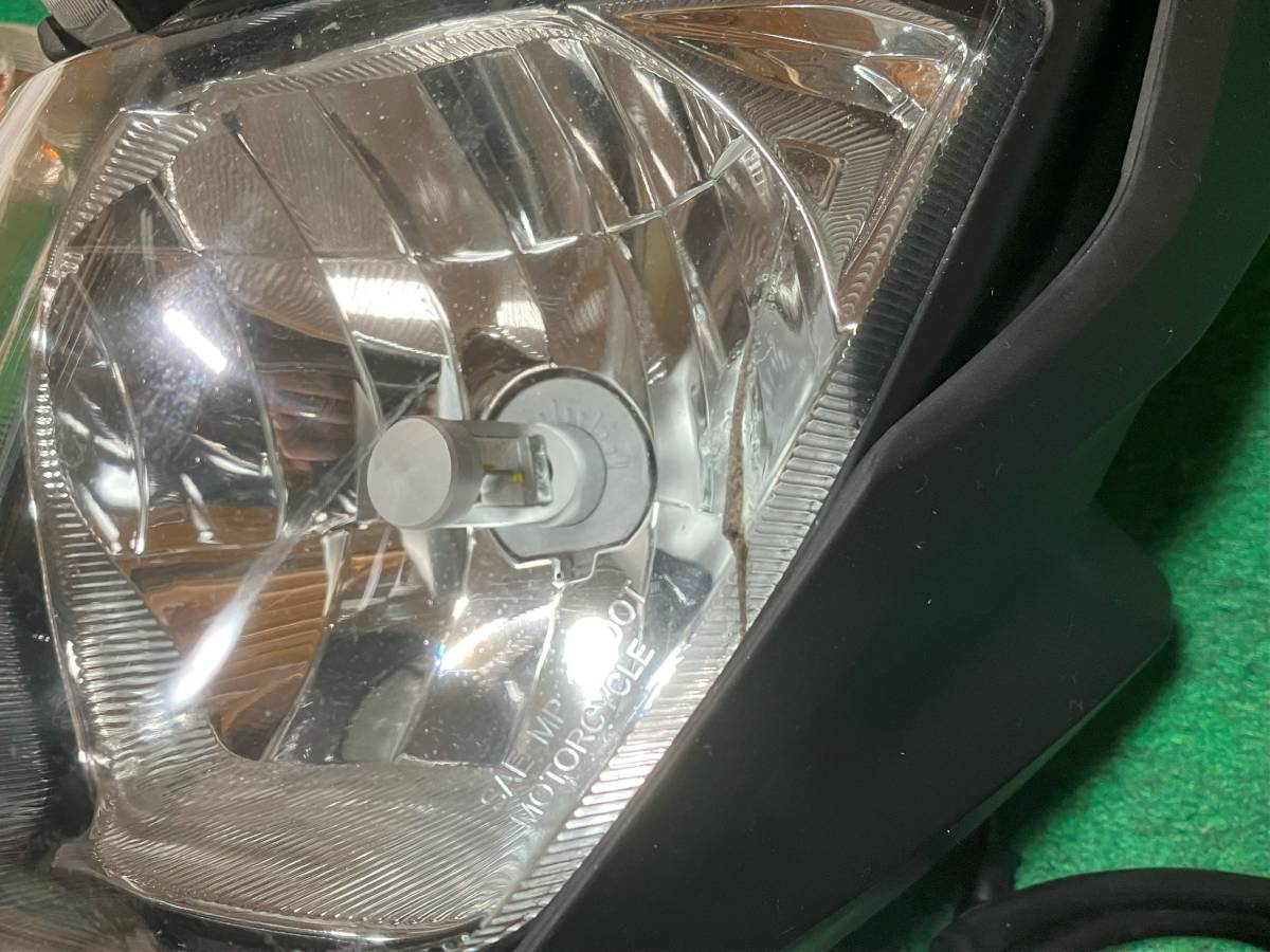 （中古）割れ欠けあり　MT-25 ヘッドライト（HID)、ウインカー　 ヤマハ 純正 _画像4