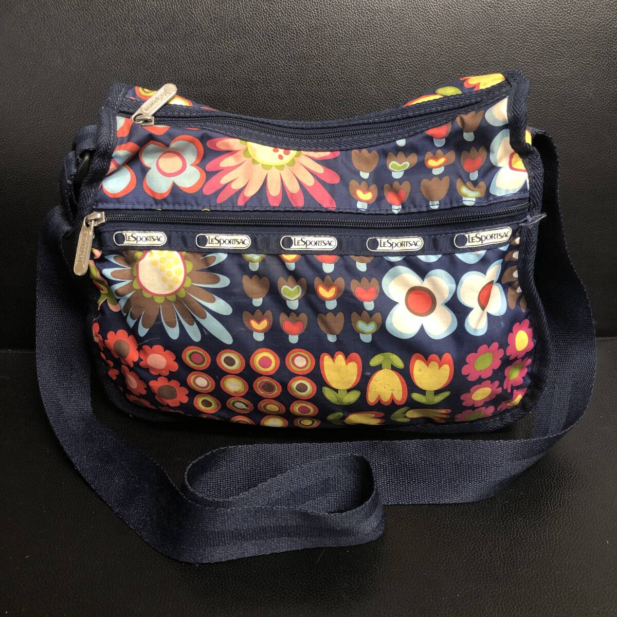 《バッグ》 レディース「LeSportsac：レスポートサック ショルダーバッグ 花柄」 傷・汚れ有り チャックに破損有り ファッション小物 中古_画像1