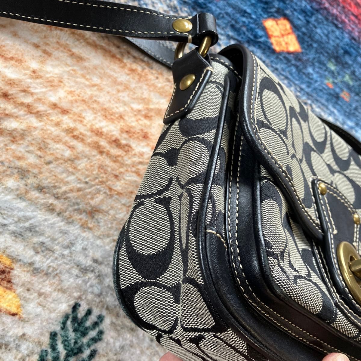 なかなか綺麗COACH コーチシグネチャーターンロックミニショルダーバッグ