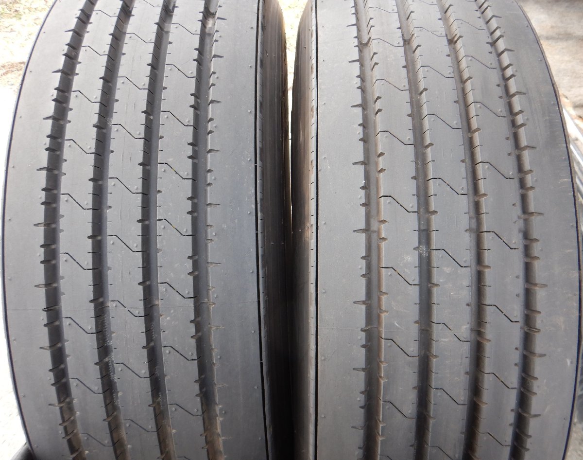 ほぼ未使用品 2本のみ★パT8684②■295/80R22.5 153/150J TOYO M102 2023年製 夏タイヤ★条件付送料無料★地山 トラック リブ 大型 TB