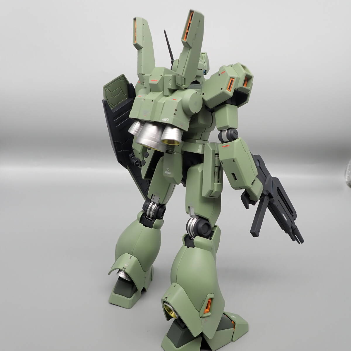 プレミアムバンダイ限定MG ジェガンD型 全塗装済み完成品 - 機動 プレミアムバンダイ限定MG ジェガンD型 全塗装済み完成品 - 機動
