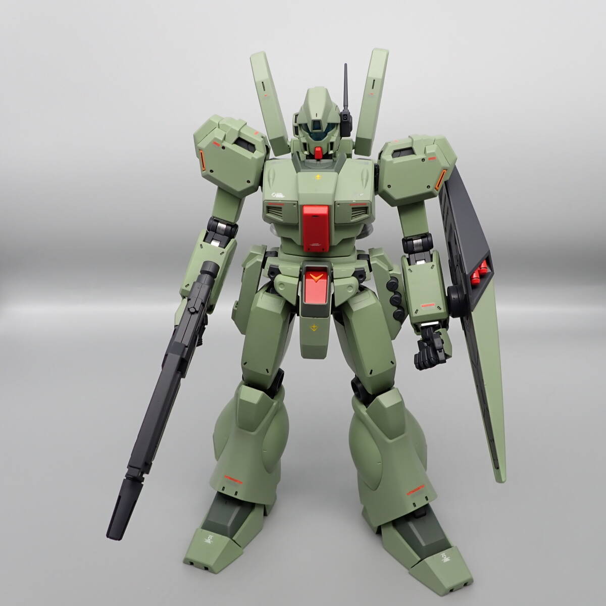 プレミアムバンダイ限定MG ジェガンD型 全塗装済み完成品 - 機動 プレミアムバンダイ限定MG ジェガンD型 全塗装済み完成品 - 機動