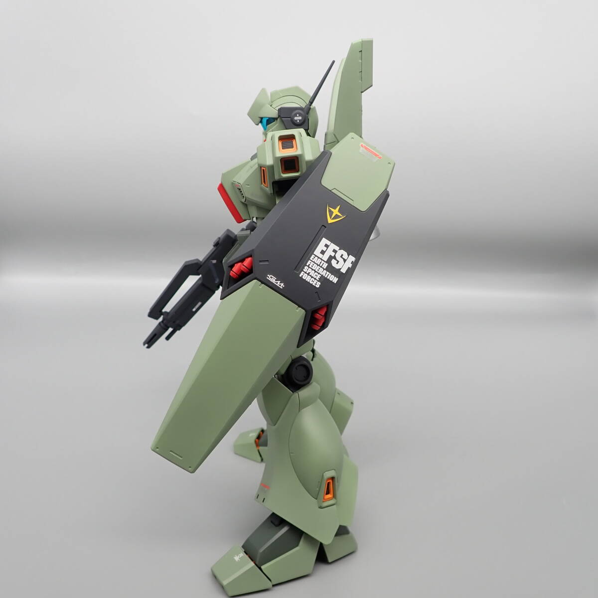 プレミアムバンダイ限定MG ジェガンD型 全塗装済み完成品 - 機動 プレミアムバンダイ限定MG ジェガンD型 全塗装済み完成品 - 機動