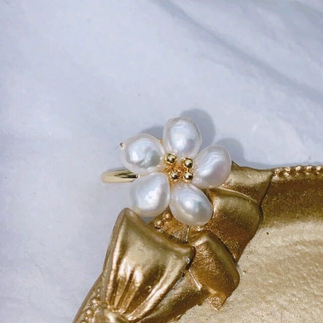 花珠級 本真珠 バロック　パールリング　桜の指輪　k18仕上げ 絶品カラーホワイトピンク 6mm フリーサイズ