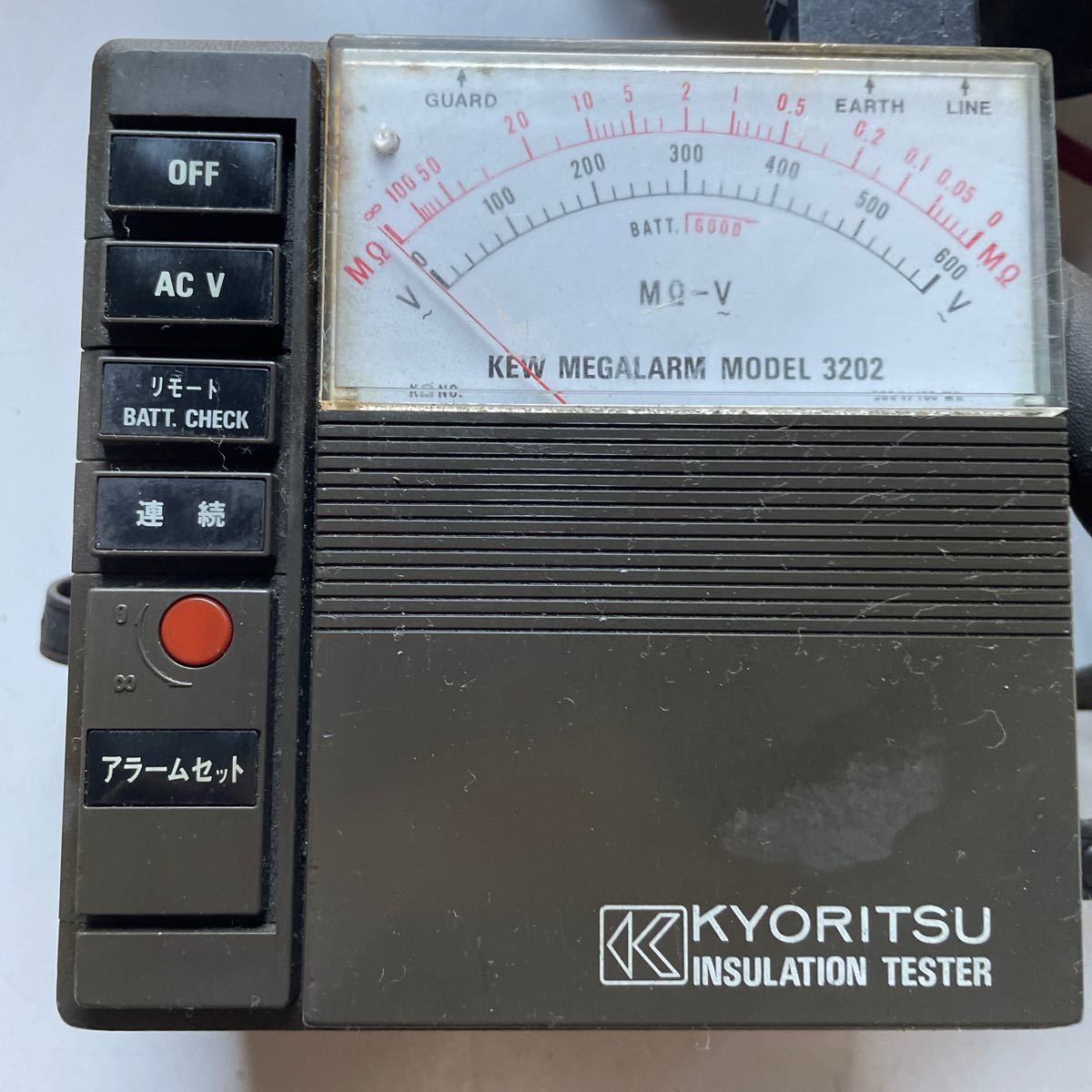 アンティーク共立電気計器株式会社　電池式絶縁抵抗計　オブジェ　製造1980年代　コレクション_画像2