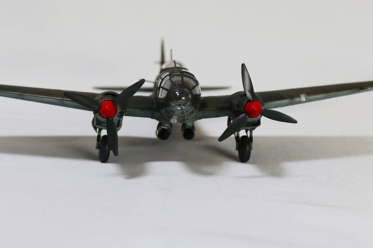 ☆完成品☆イタレリ 1/72 ハインケルHe-111 H-6 爆撃機_画像7