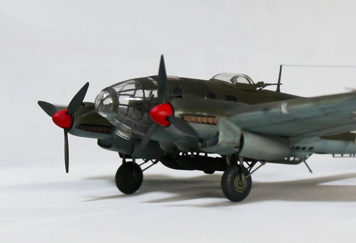 ☆完成品☆イタレリ 1/72 ハインケルHe-111 H-6 爆撃機_画像1