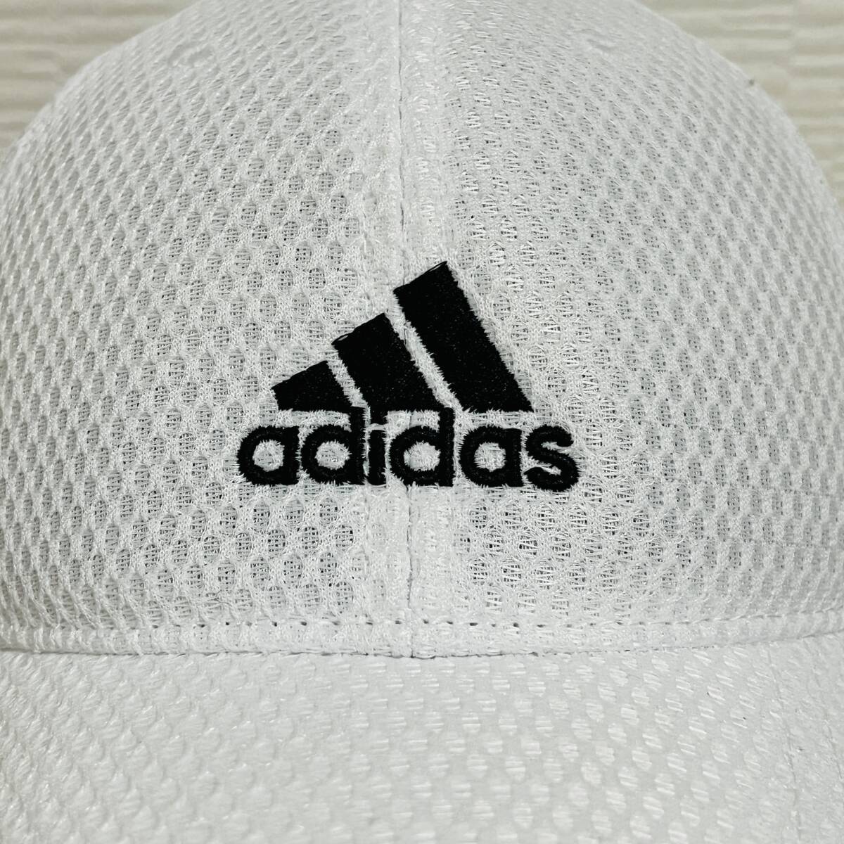 adidas (アディダス) - 大人用 57-60cm メッシュキャップ CAP 蒸れ防止 野球帽 ローキャップ ウォーキング (タグシール付き新品未着用)_画像3