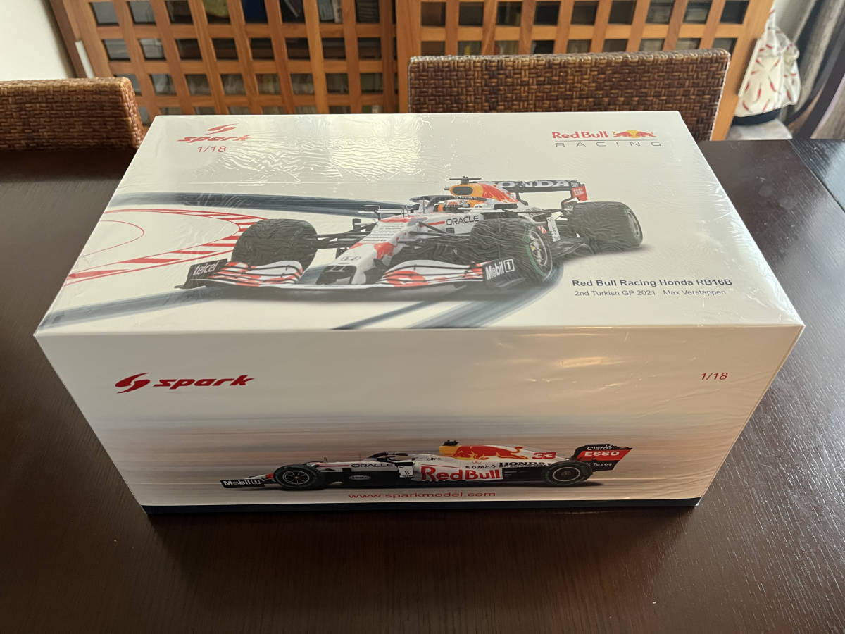 【新品未開封品】スパーク 1/18 レッドブル ホンダ F1 RB16B フェルスタッペン #33 トルコGP 2021 日の丸カラー_画像2