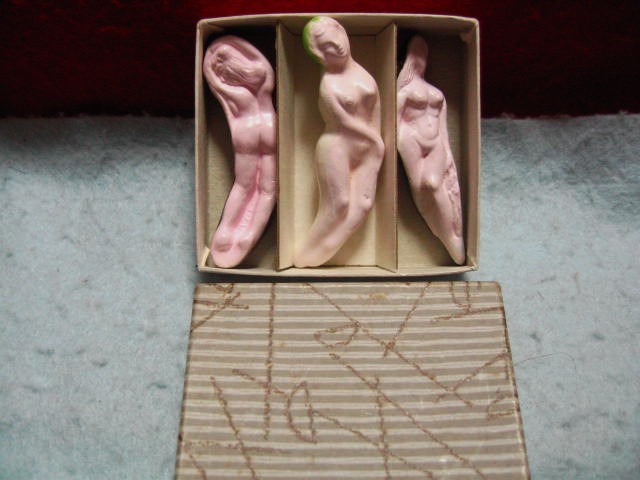 【福】　陶器箸置き 女体　春画 　女性　女の人　きゅうり　茄子　 郷土玩具_画像1