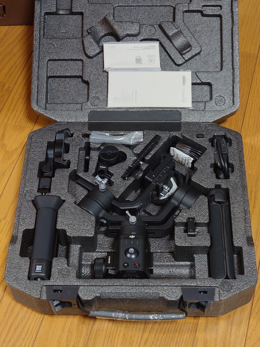 DJI Ronin-SC Pro コンボ　美品　スタビライザー 電子ジンバル 一眼 ミラーレス フォーカスモーター ローニン _画像1