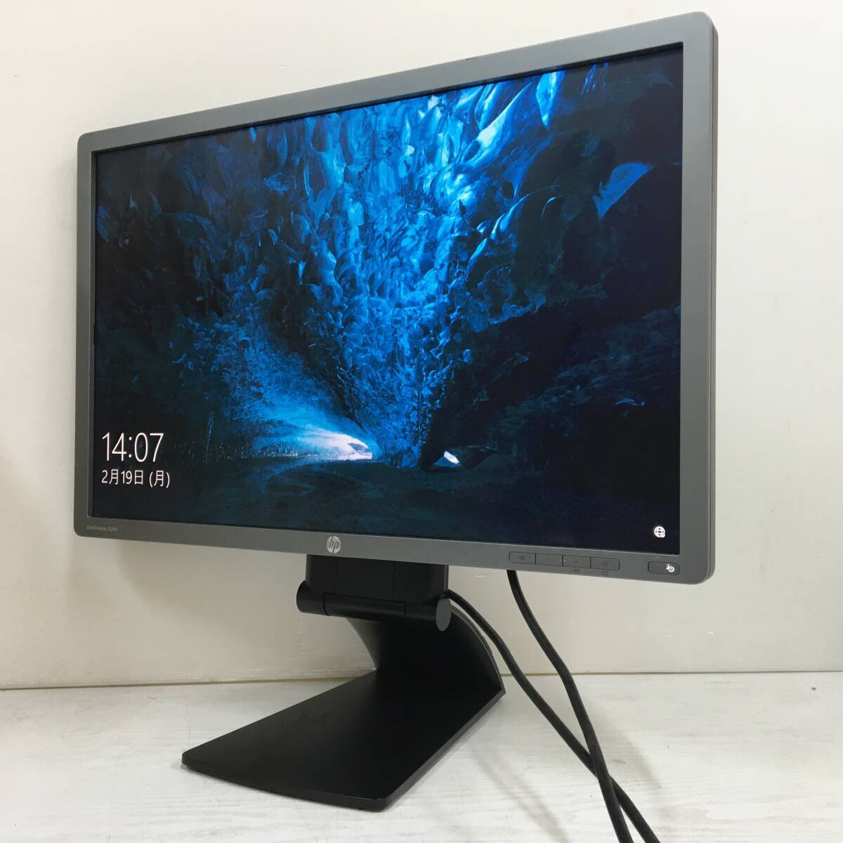 ☆【美品】HP E241i ワイド液晶モニター 24インチ WUXGA（1920x1200）DVIx1/D-Subx1/DisplayPortx1/USBx1 ケーブル付属 動作品_画像1