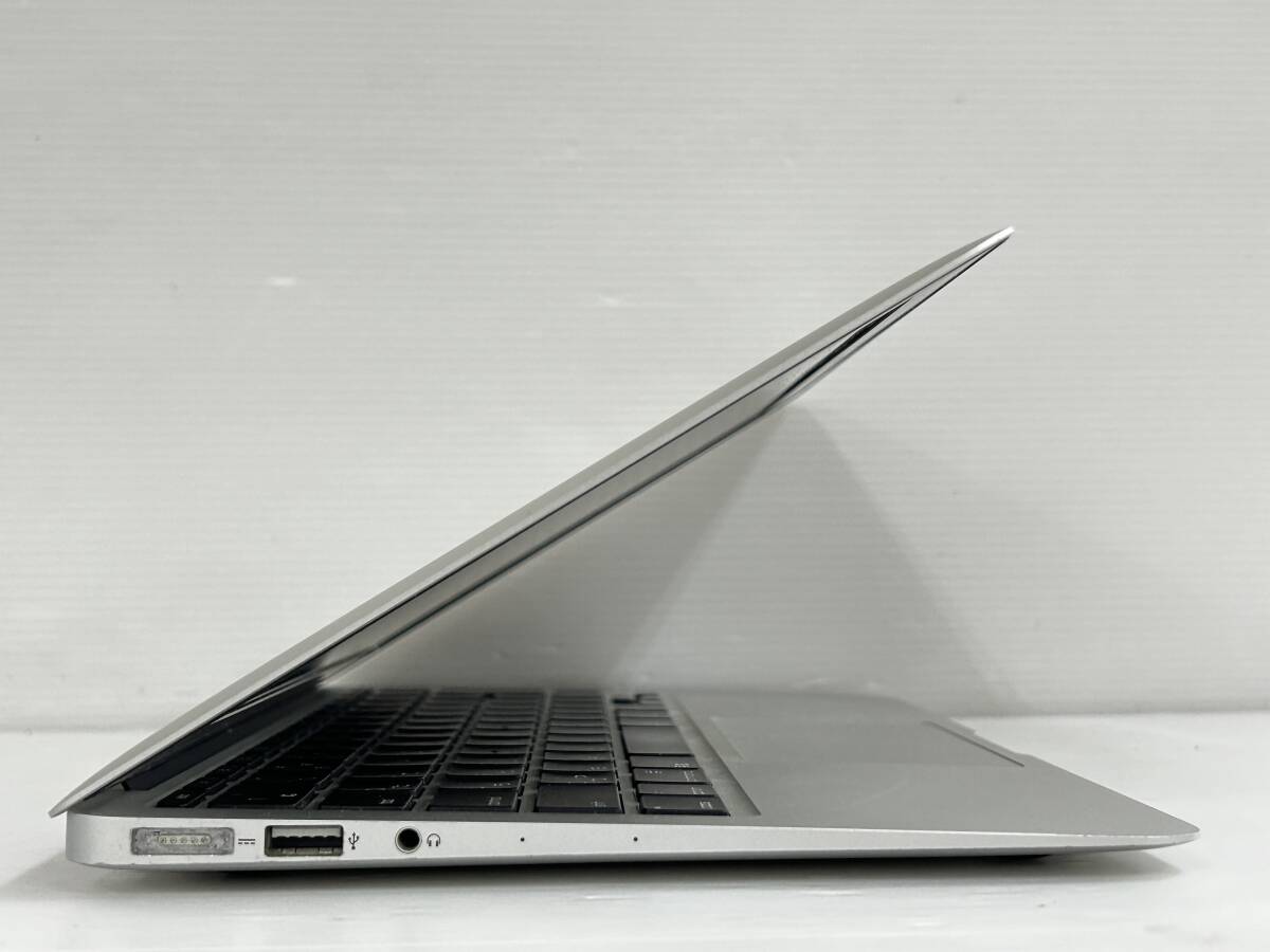 【良品 Core i7】Apple MacBook Air(11-inch Early 2015) A1465 Core i7(5650U)/2.2GHz RAM:8GB/SSD:256GB Monterey 11.6インチ 動作品_画像4