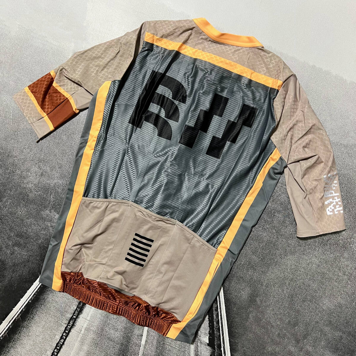 新品 Rapha 特別限定版 Men’s Pro Team Aero Jersey Mサイズ グレー ラファ メンズ プロチーム エアロ ジャージ 半袖の画像2