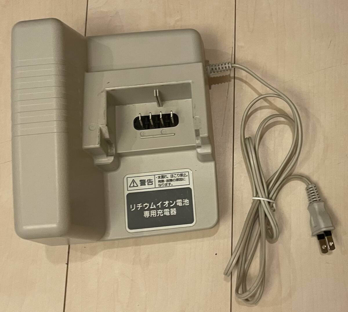 Panasonic リチウムイオン電池専用充電器 NKJ033B_画像1