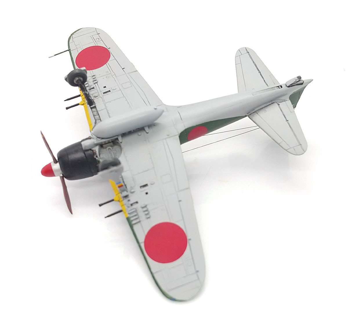 Yahoo!オークション - 1/144 完成品 零戦52型丙 坂井三郎中尉機