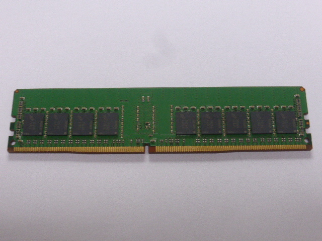 メモリ サーバーパソコン用 Micron PC4-19200(DDR4-2400) ECC Registered 8GB 起動確認済ですがチップ欠損あり ジャンク品扱いです _画像4