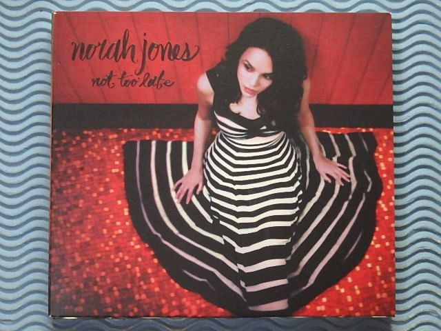 [国内盤]ノラ・ジョーンズ「ノット・トゥ・レイト～デラックス・エディション/Not Too Late-Deluxe Edition」Norah Jones/DVD付/2枚組/限定_画像3