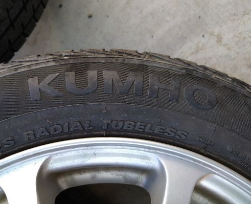 直接手渡し限定 8888円即決 KUMHO 155/65R14 シワあり 14インチ 4本セット いろいろな軽自動車に使用可能 残り山はありますが下取り車等に_KUMHO155/65R14シワありなので下取り車等に