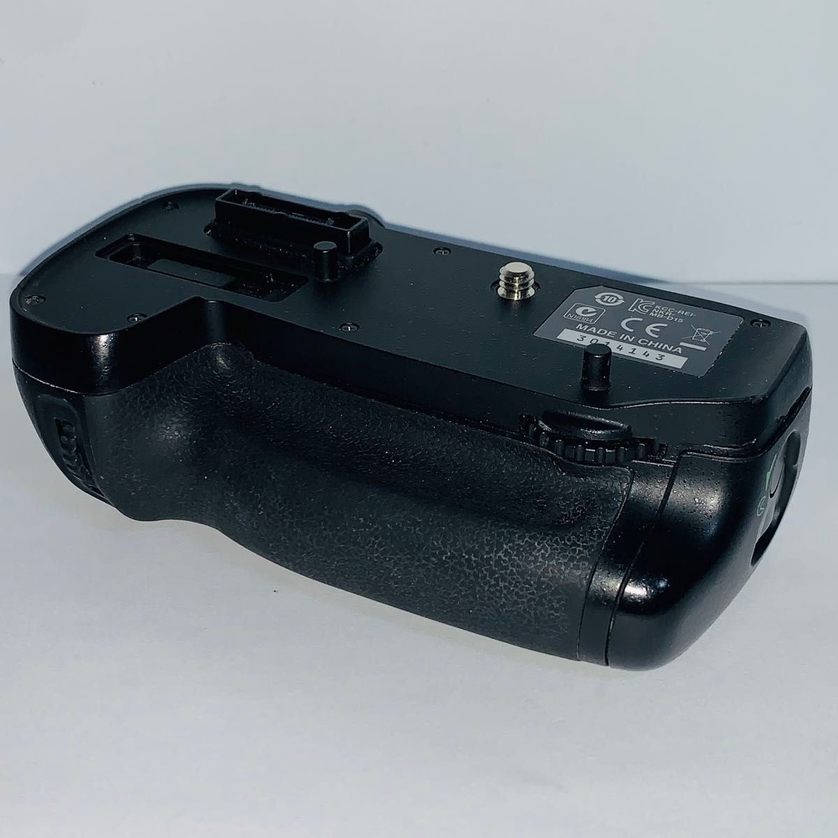 Nikon マルチパワーバッテリーパック MB-D15