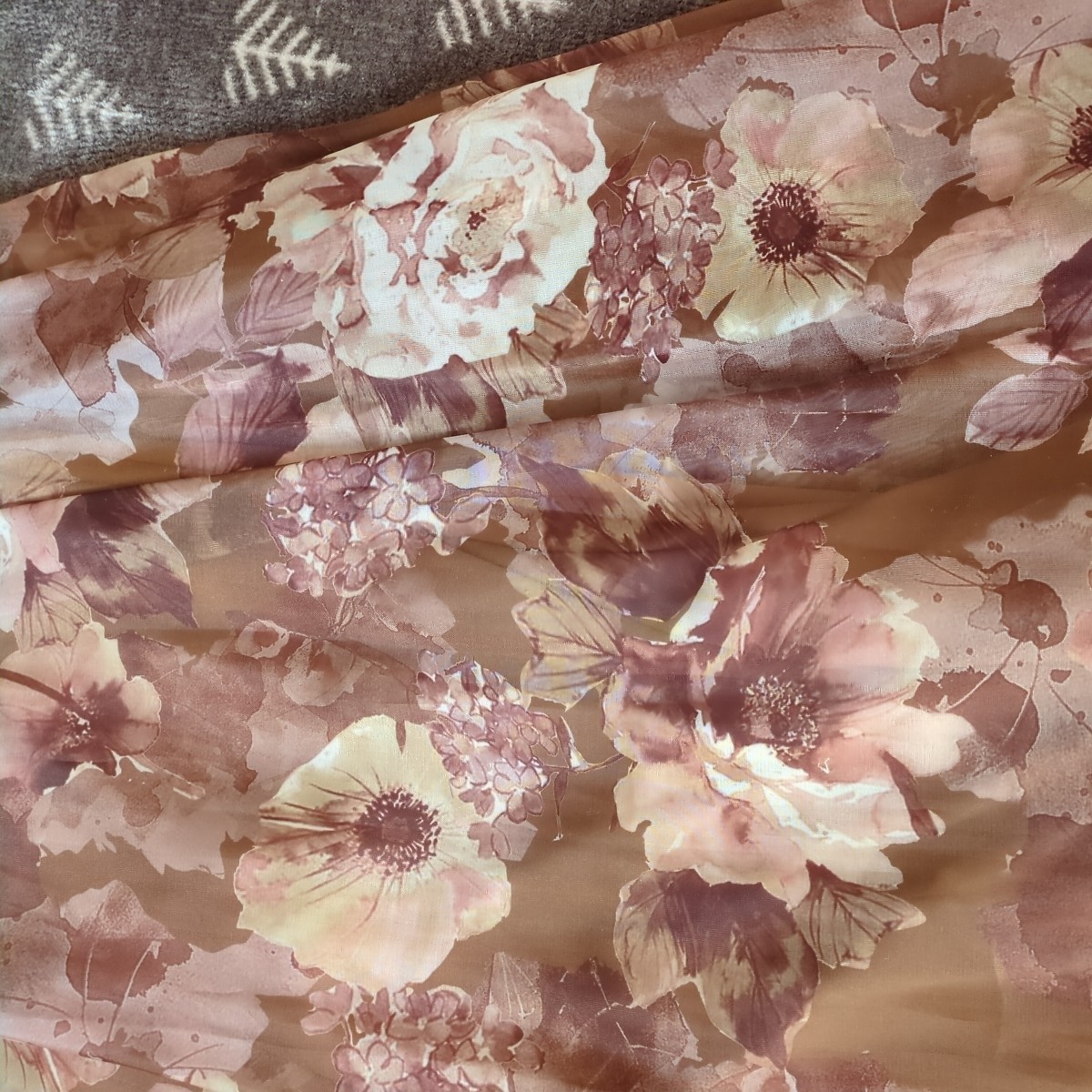 クチュールブローチ　オーガンジー　花柄　スカート　サイズМ　未使用品　ワールド　ウエストゴム_画像3