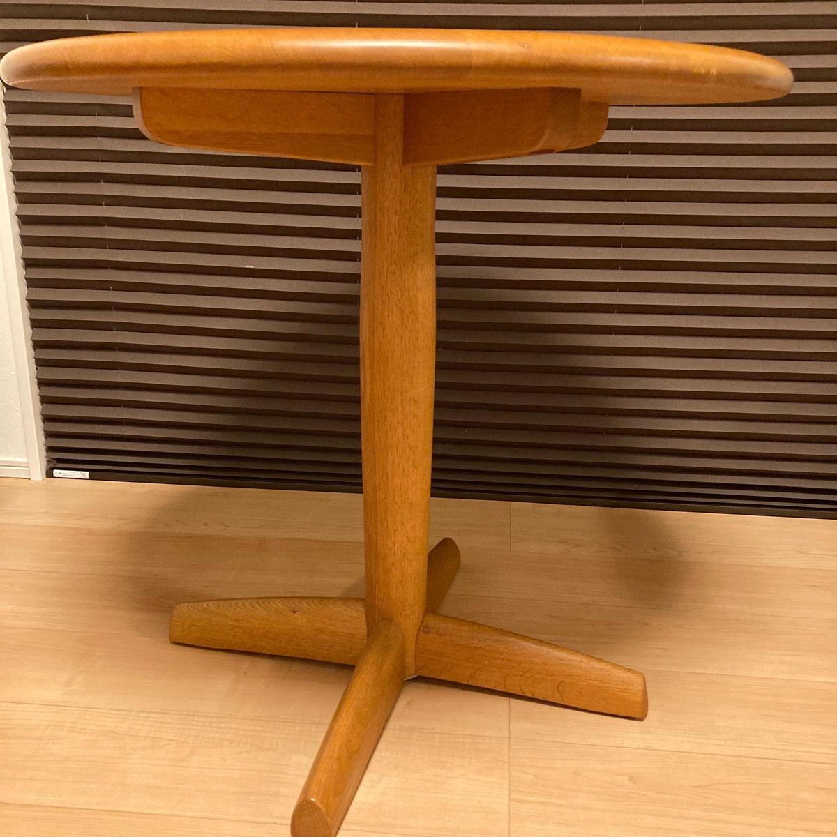 HIDA 飛騨産業 キツツキマーク 円形テーブル カフェテーブル 約φ71cm×H67cm
