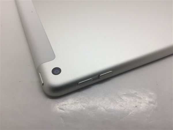 iPad 9.7インチ 第6世代[32GB] セルラー SoftBank シルバー【 …_画像4