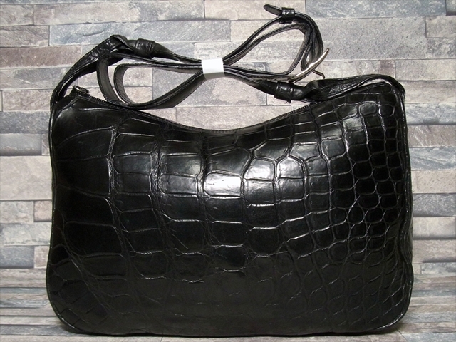  gorgeous JRA. leather crocodile leather diagonal .. shoulder bag 31cm black black silver metal fittings man and woman use wani exotic leather top class 