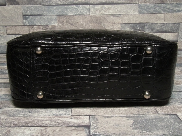  gorgeous JRA. leather crocodile leather diagonal .. shoulder bag 31cm black black silver metal fittings man and woman use wani exotic leather top class 