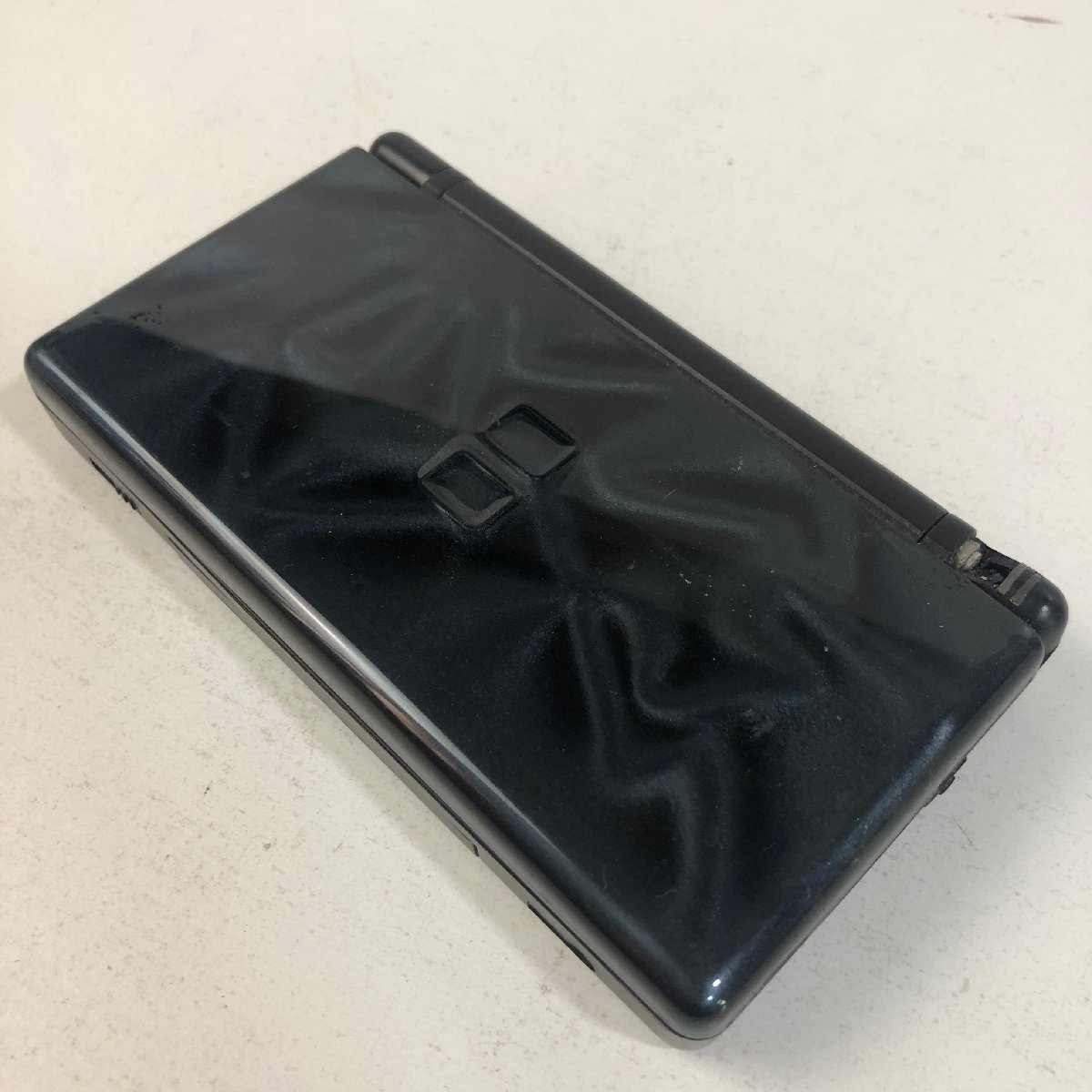 Y8-002 DS Lite ライト 限定色? 波模様 海外版 詳細不明 C/USG Y8-002 DS Lite ライト 限定色? 波模様 海外版 詳細不明 C/USG