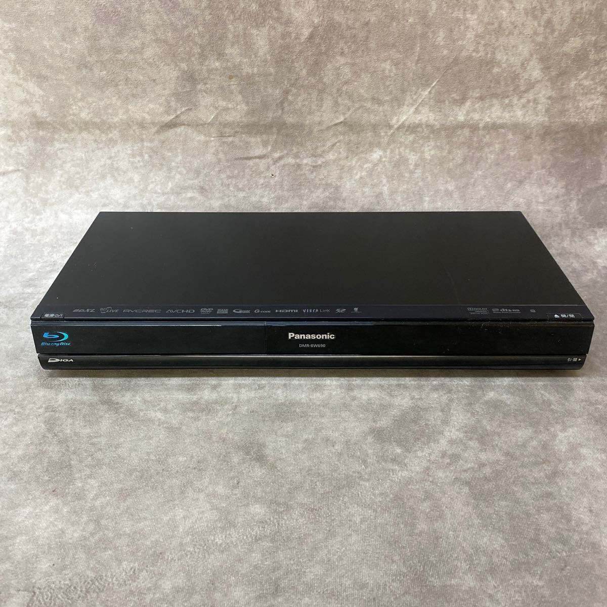 Panasonic パナソニック Blu-ray DISC recorder DMR-BW690 中古品 傷有り 動作品 リモコン付 2010年製 ブルーレイディスクレコーダー の画像2