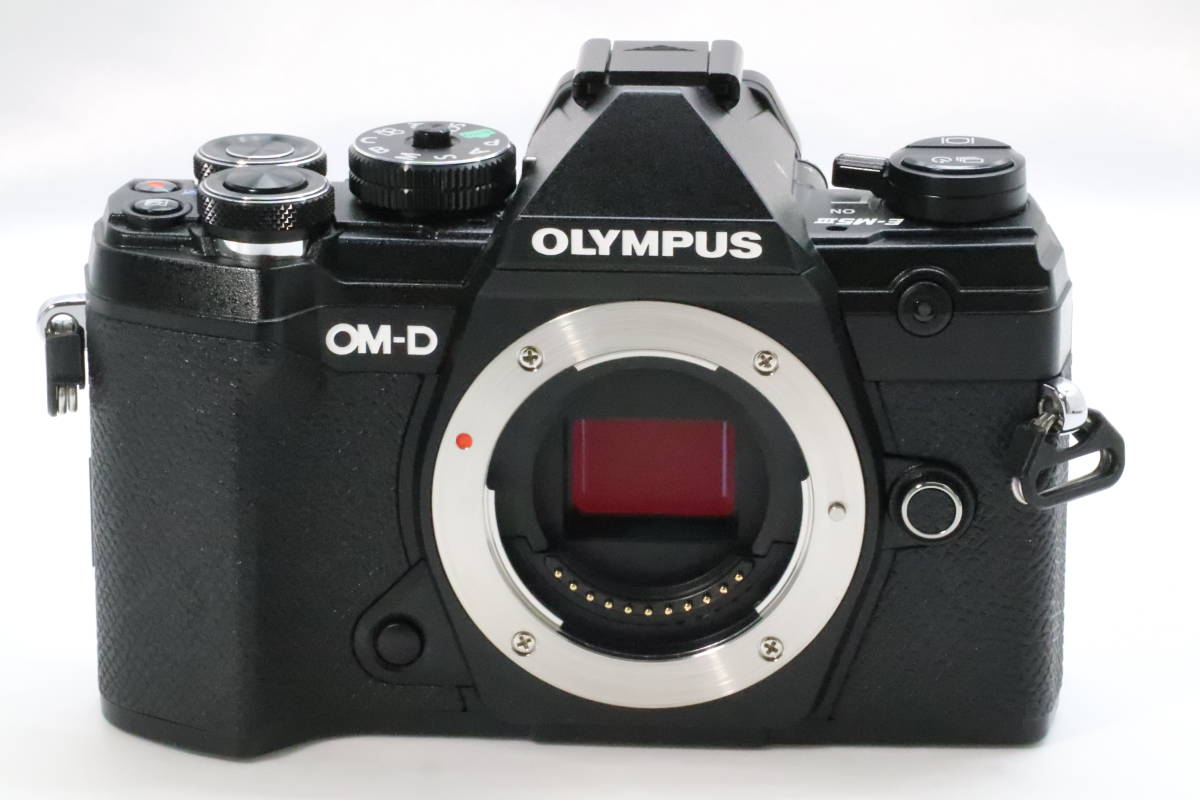 ■極上品■ OLYMPUS オリンパス OM-D E-M5 Mark III ボディ ブラック ＃17651_画像2