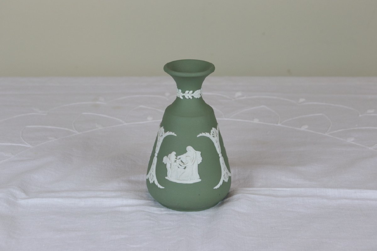 ウェッジウッド　ジャスパー　花瓶　セージグリーン　フラワーベース　WEDGWOOD　イギリス　ヴィンテージ_画像1
