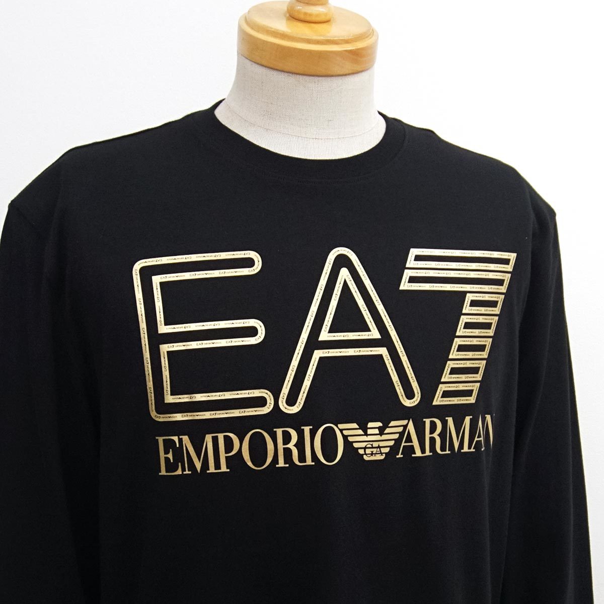 [新品]EA7 エンポリオ アルマーニ【M (日本L)】国内正規品 ゴールドロゴ 長袖Tシャツ ロゴの中にも小さなロゴ 定価15400円【送料185円】_画像8