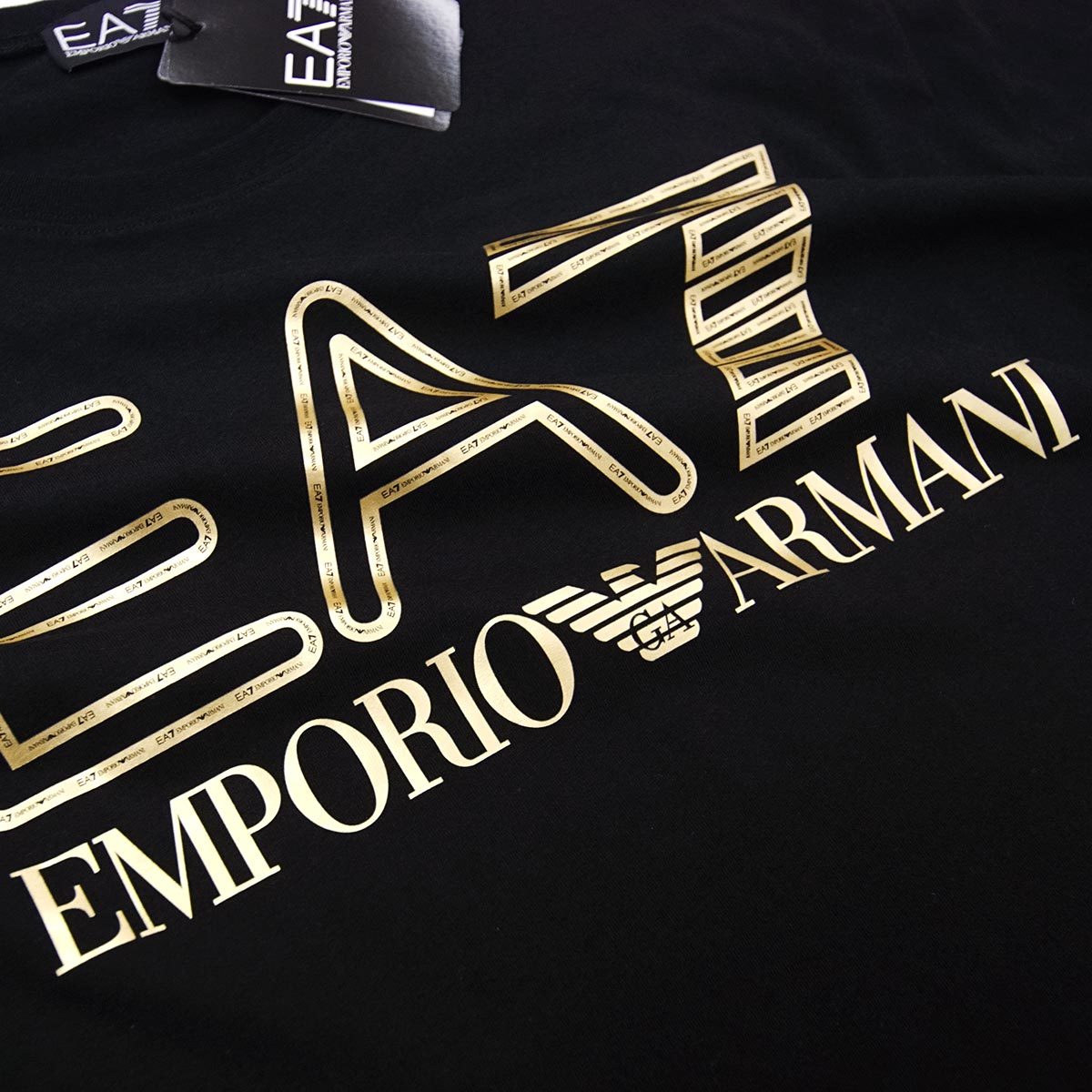 [新品]EA7 エンポリオ アルマーニ【M (日本L)】国内正規品 ゴールドロゴ 長袖Tシャツ ロゴの中にも小さなロゴ 定価15400円【送料185円】_画像5