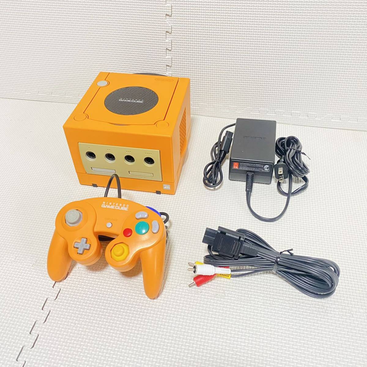 1円☆ Nintendo GAMECUBE オレンジ 任天堂 ゲームキューブ 本体 コントローラー ニンテンドー NGC DOL-001(JPN) アダプタ AVケーブル_画像1