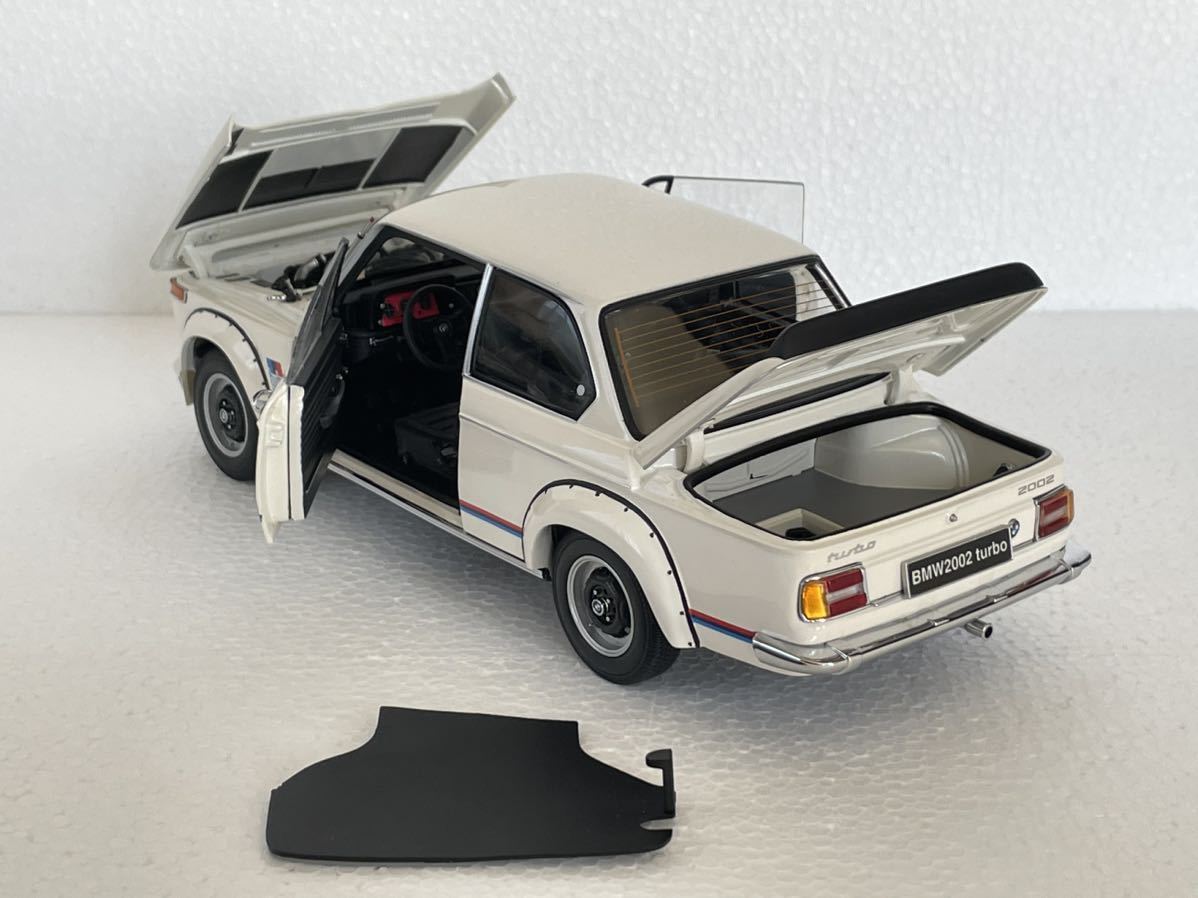 ジャンク品 BMW 2002 turbo(White) 2002ターボ 白 1／18 京商の画像3