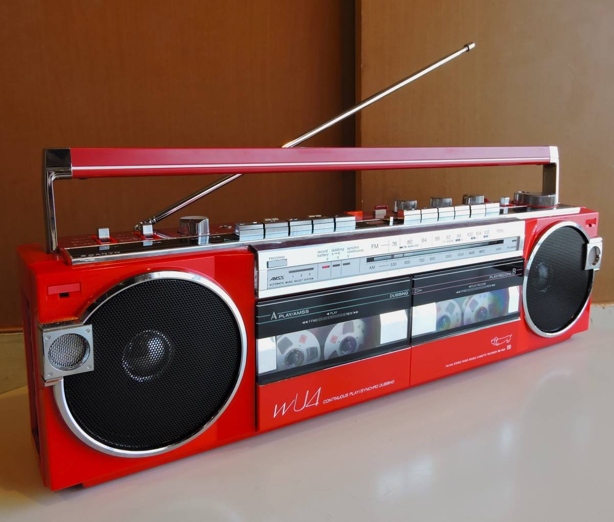 80s SANYO 小型ダブルラジカセ MR-WU4 人気色 赤 整備済 動作 80s SANYO 小型ダブルラジカセ MR-WU4 人気色 赤 整備済 動作