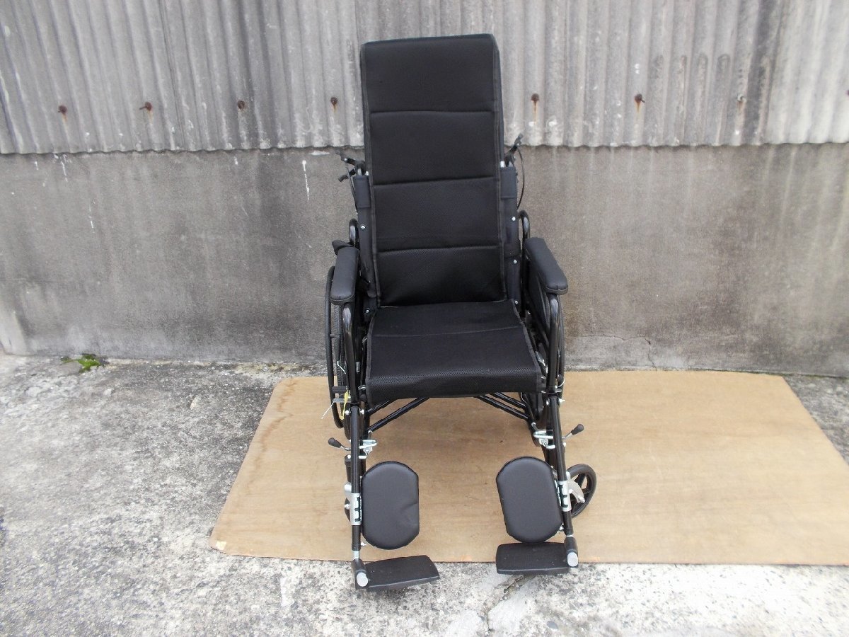 TS-24-0206-08　　　　　品番不明ブラックリクライニング車椅子_画像1