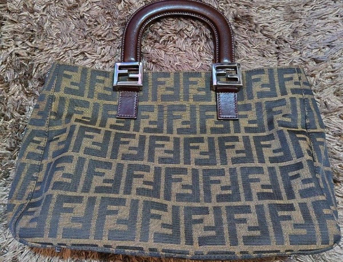 【極美品送料無料】FENDI  ズッカ柄 ハンドバッグ トートバッグ キャンバス レザー  ダークブラウン 茶 シルバー金具 