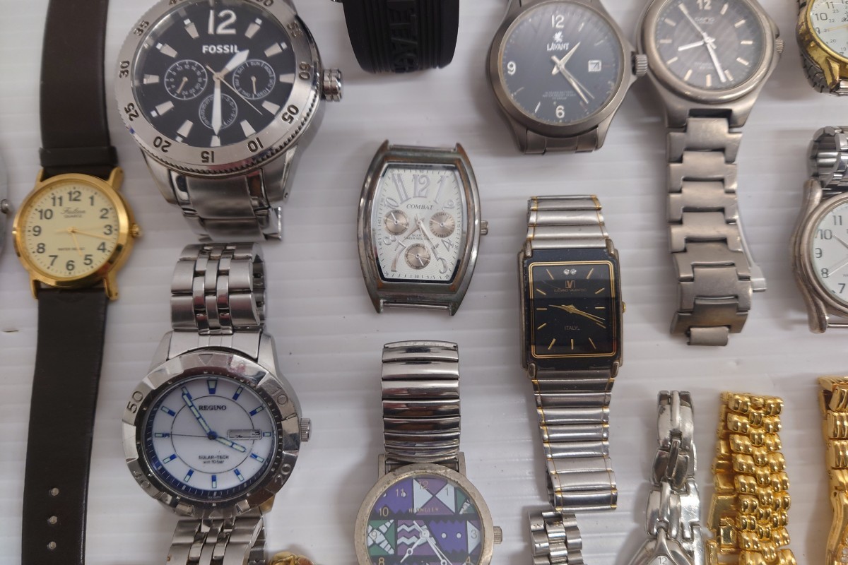 N★1円〜中古品 ブランド時計 39本まとめ seiko citizen casio swatch elgin バレンチノ reguno 他 動作未確認_画像4