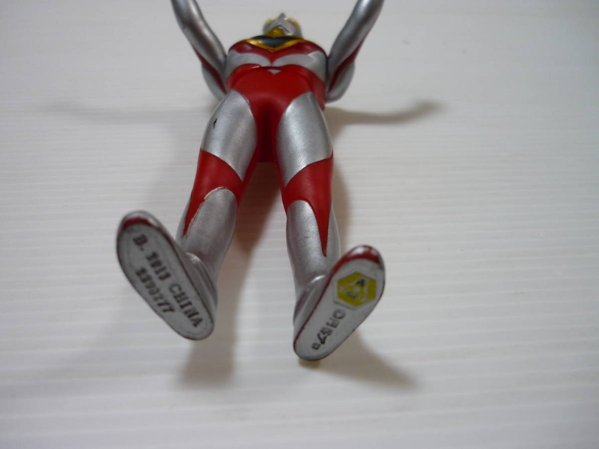 [管01]【送料無料】ソフビ ウルトラマンガイア 約14cm 2013 ライブサイン ウルトラマン バンダイ フィギュア 円谷プロ_画像8