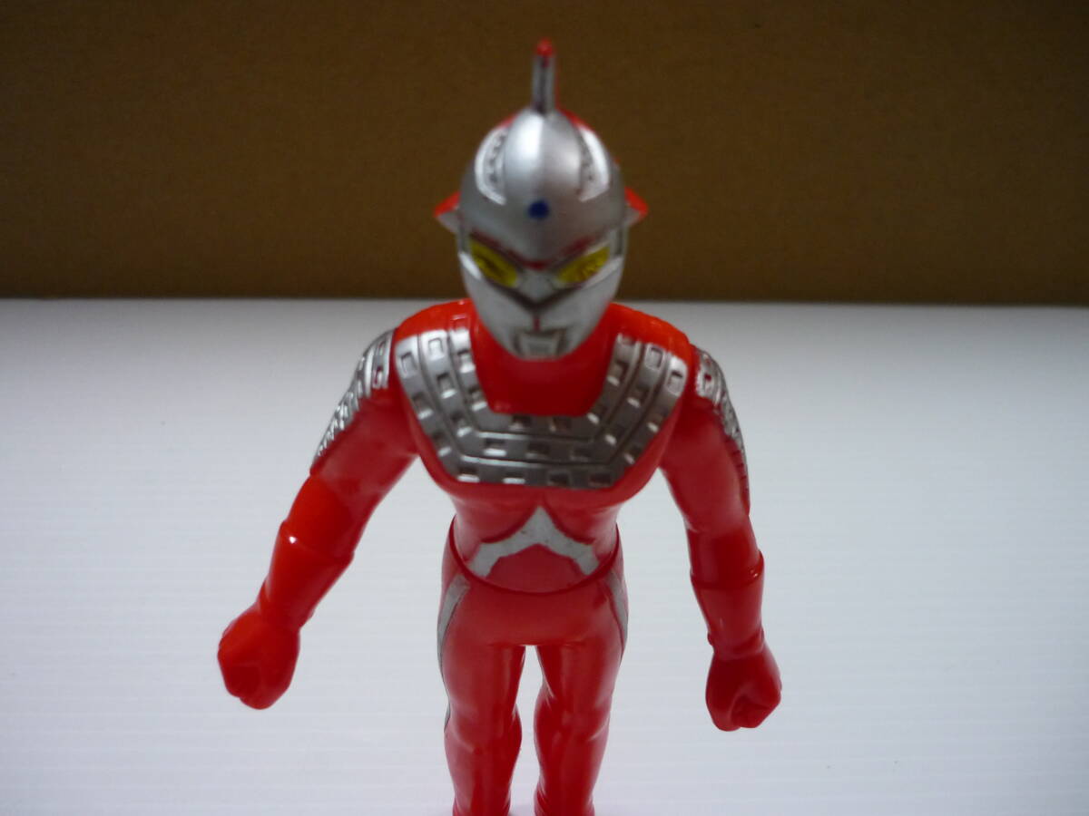 [管01]【送料無料】ソフビ ウルトラセブン 1988 約12.5cm ウルトラマン フィギュア 円谷 特撮 バンダイ 当時物_画像2