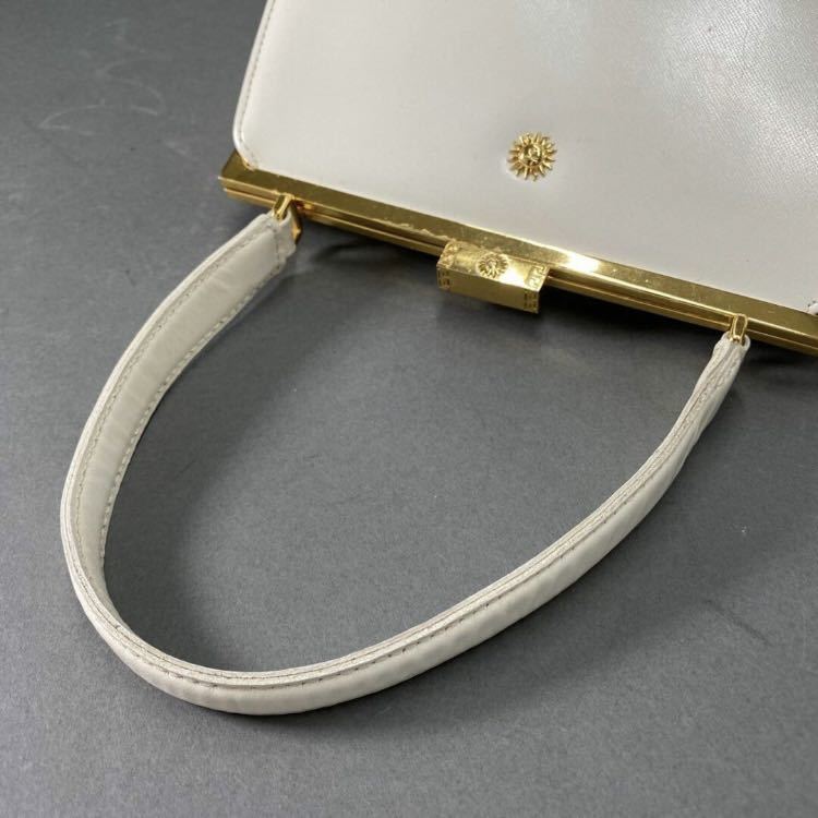 ○ Bb8 GIANNI VERSACE ジャンニ ヴェルサーチ サンバースト ホワイトレザー ハンドバッグ ゴールド ワンタッチ ゴールド金具 レディースの画像6