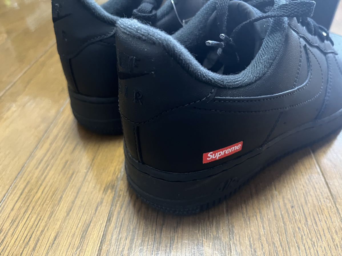 ◆ NIKE SUPREME AIR FORCE 1 BLACK / BLACK 26.0 cm US 8 CU9225-001 ナイキ エアフォース I 1 シュプリーム 黒 新品未使用_画像4