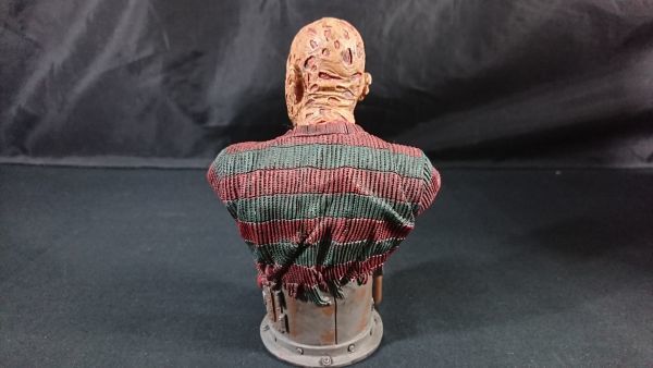 現状品 陶器製フィギュア】『エルム街の悪夢 Freddy(フレディ) Mini-Bust 』 - エルム街の悪夢 現状品 陶器製フィギュア】『エルム街の悪夢 Freddy(フレディ) Mini-Bust 』 - エルム街の悪夢