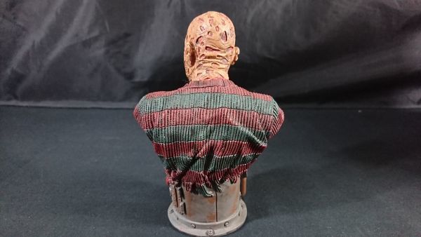 [ present condition goods ceramics made figure ][ A Nightmare on Elm Street Freddy(freti) Mini-Bust ]