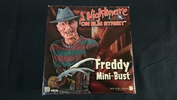 [ present condition goods ceramics made figure ][ A Nightmare on Elm Street Freddy(freti) Mini-Bust ]